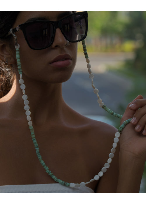 Green Shell with Mother of Pearl Eyeglass Chain